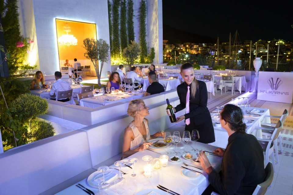 The Garden Restaurant At Bodrum Town Seafront And Beach In Mugla Stock Photo Alamy